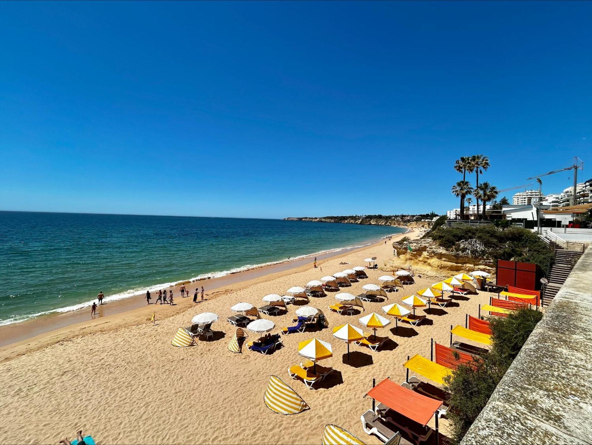 Vista Mar A Menos De 50m Da Praia. Armação de Pêra